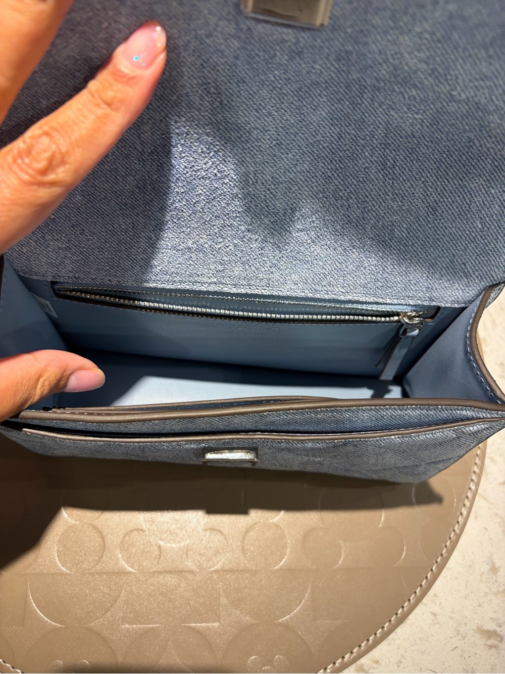 Tory Burch Light blue denim Quilted Shoulder Bag with Silver Chain - Picture 4 of 8